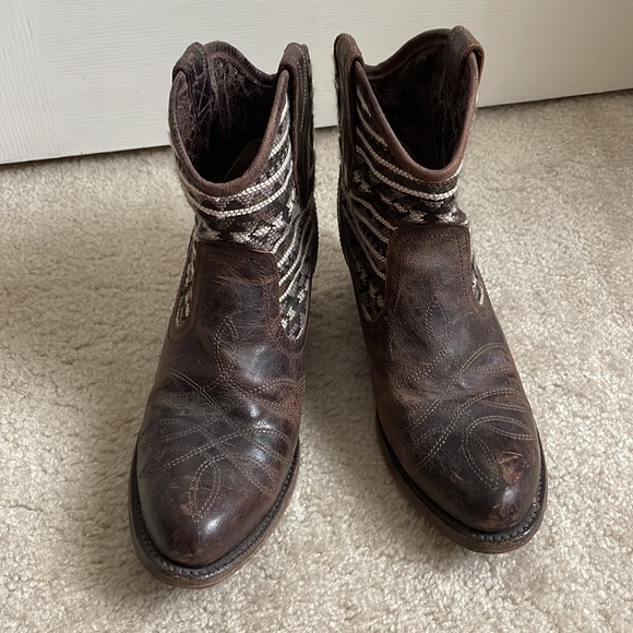 Ariat Low Tribal Print Cowboy Boots - Picture 2 of 5